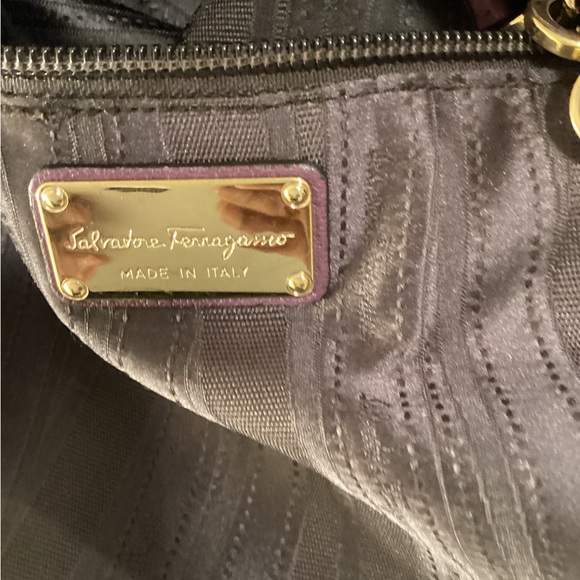 SALVATORE FERRAGAMO
Leather Shoulder Bag - Picture 11 of 14